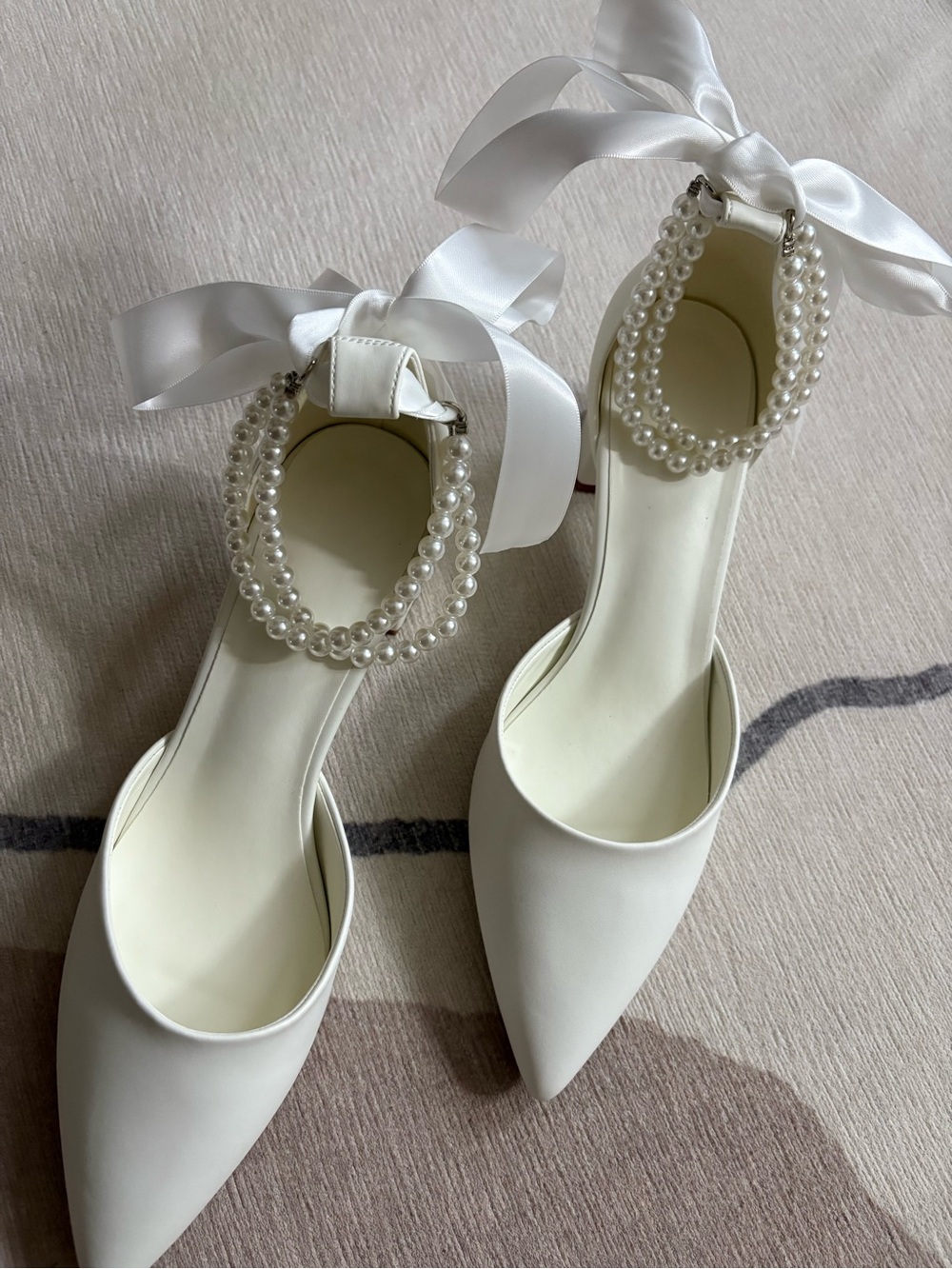 NWOT - Pearl Ankle-Strap Pointed Pump in IVORY